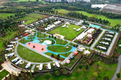 Hotels & Camping